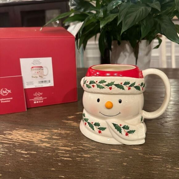 LENOX Holiday Snowman Coffee Mug , 16 oz‎ NEW Red Holly Leaf Pattern - Picture 1 of 5